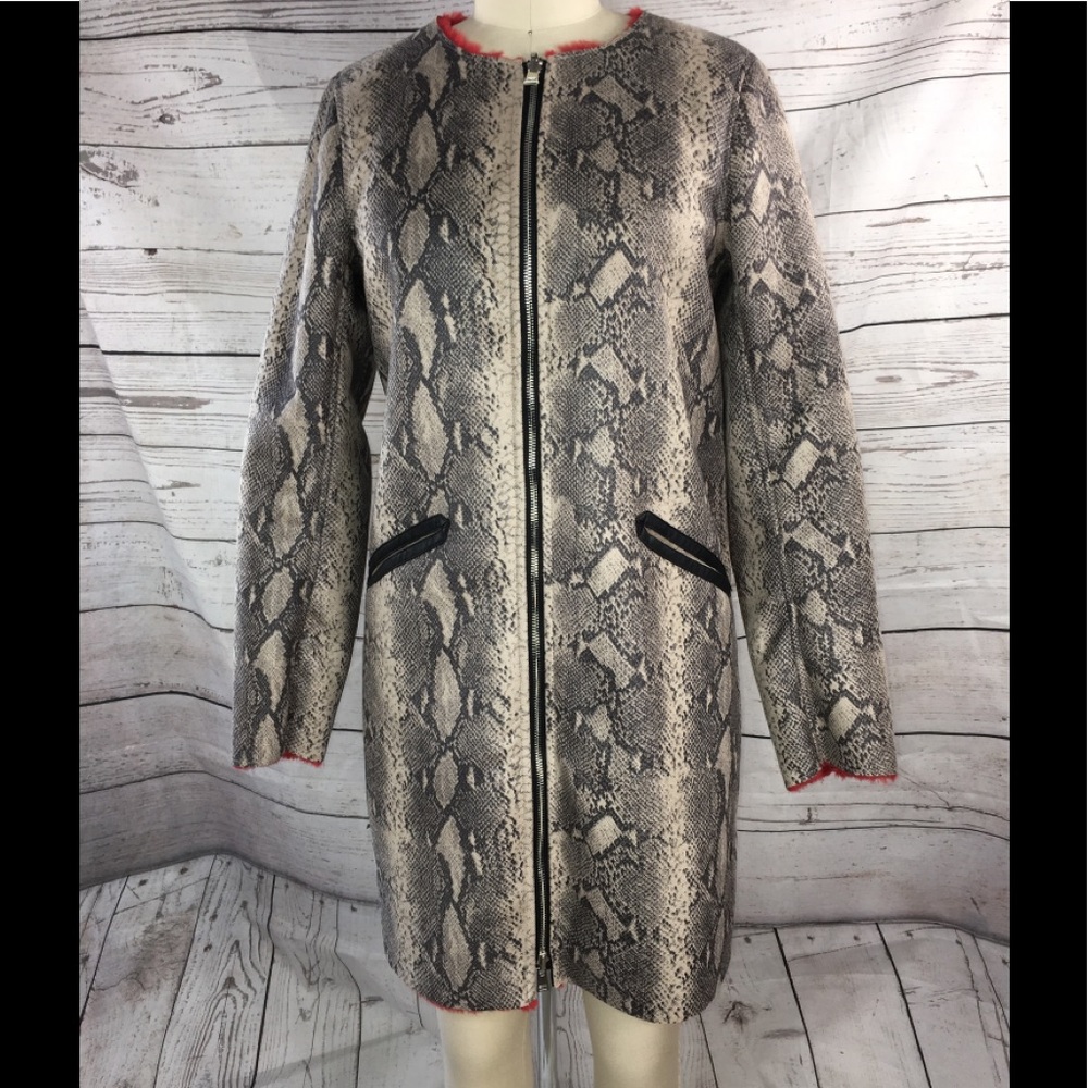 Guess python print fur reversable NWT Coat